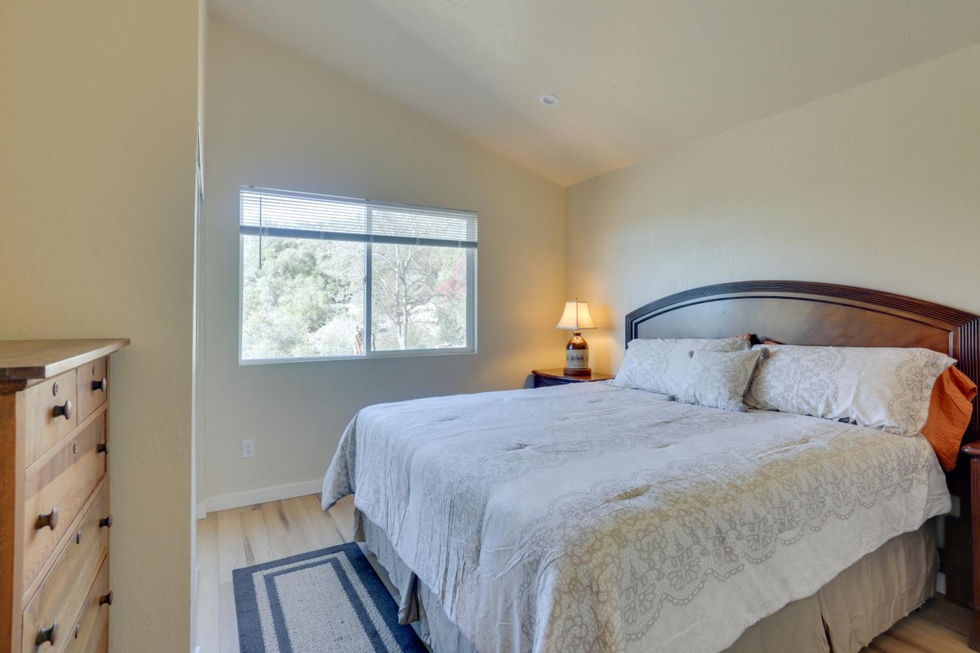 Comfy Duplex Near Hiking And Sightseeing! *