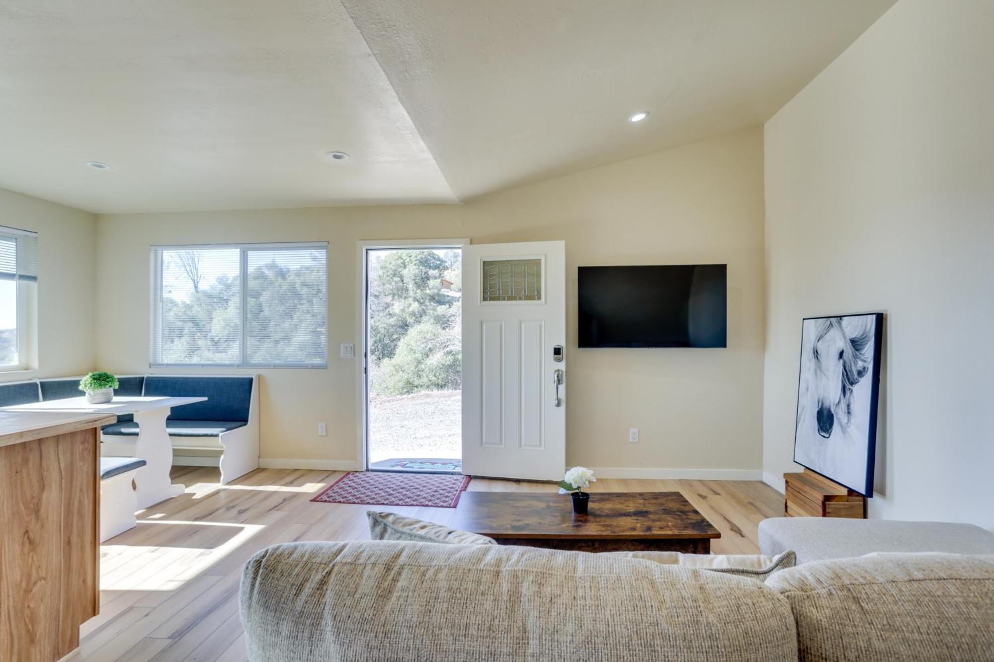 Comfy Duplex Near Hiking And Sightseeing!