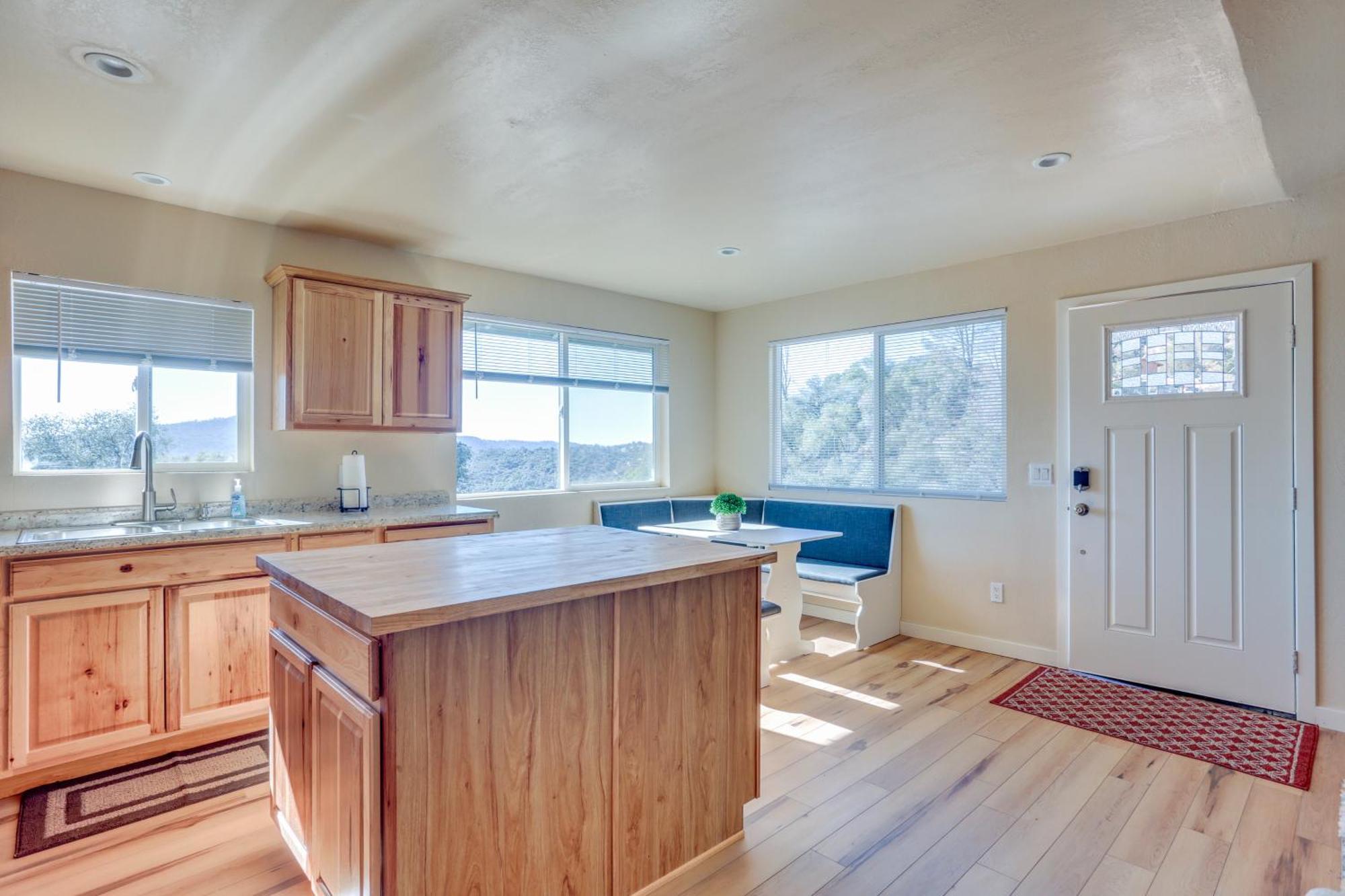 Holiday home Comfy Duplex Near Hiking And Sightseeing! *