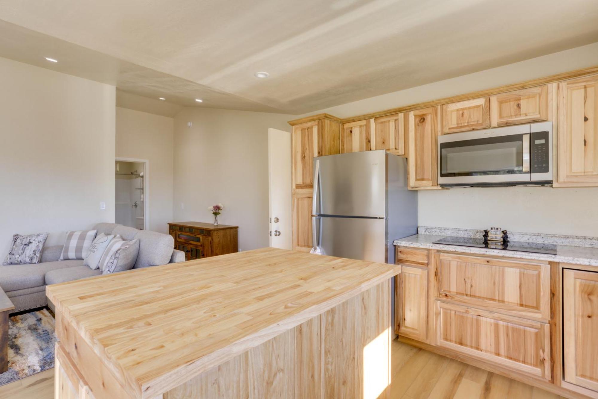Comfy Duplex Near Hiking And Sightseeing! *